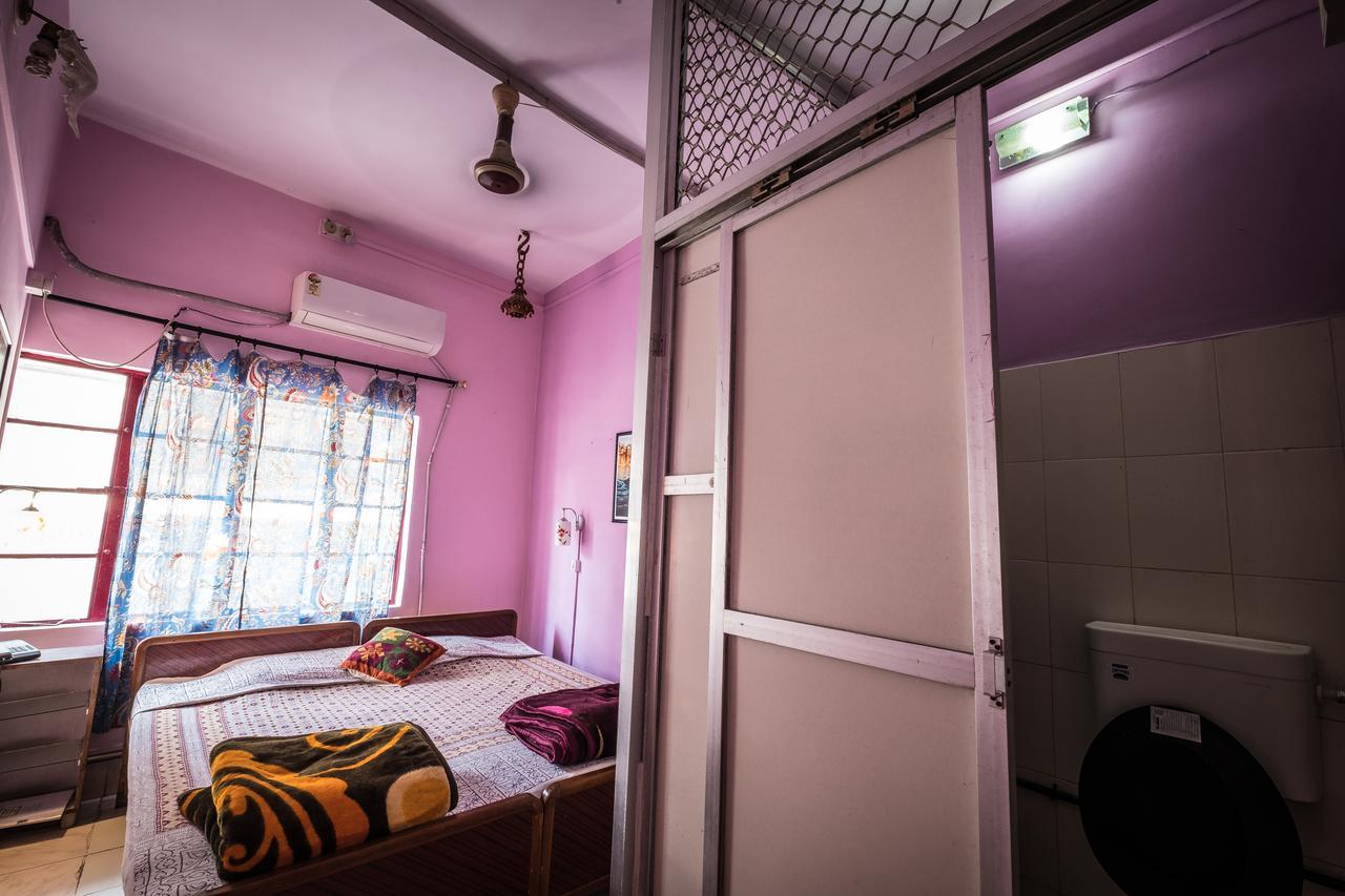 Brown Bread Bakery Guest House Benares Buitenkant foto