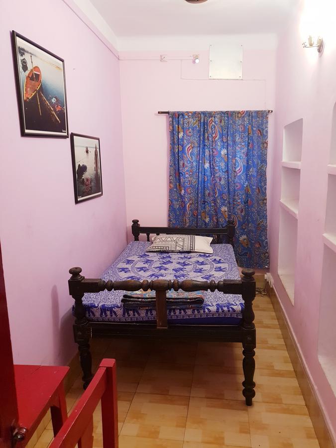 Brown Bread Bakery Guest House Benares Buitenkant foto
